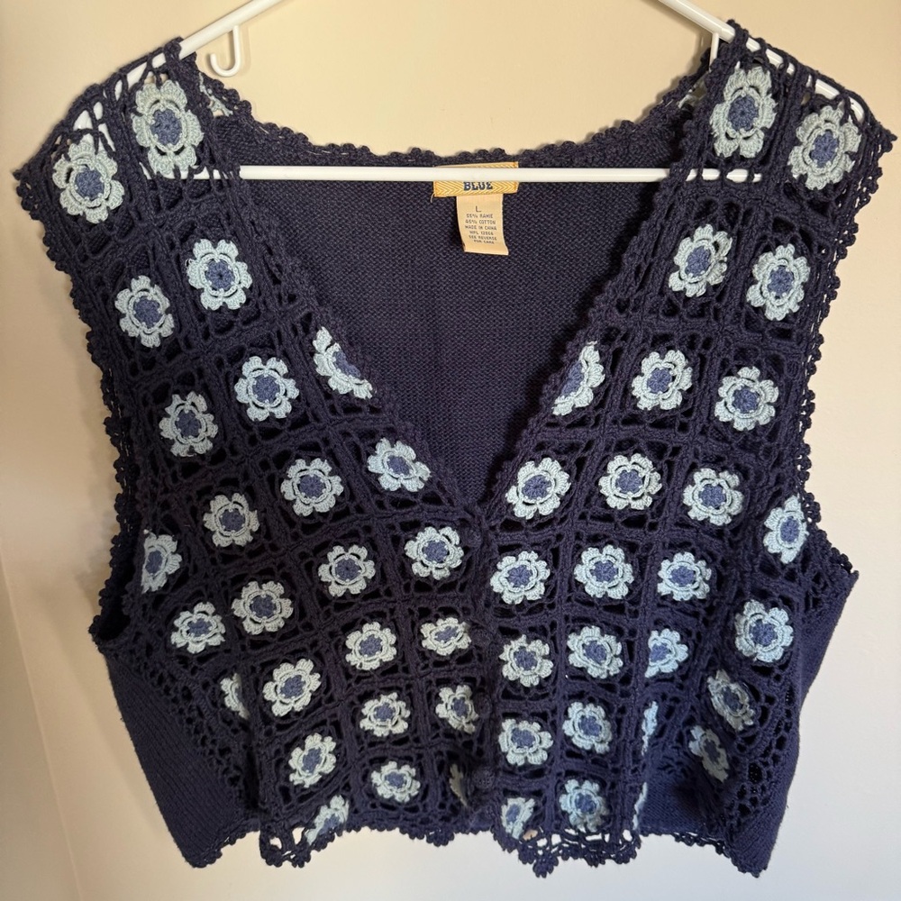 Vintage Boho Chic Coquette Floral Blue Crotchet Sweater Vest Size Large Summer - Picture 2 of 5